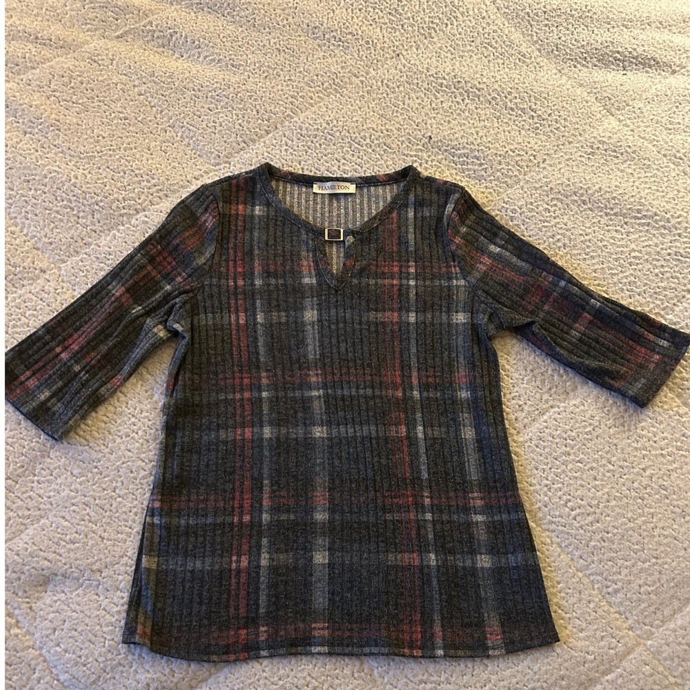 Hamilton Plaid Ribbed Knit Top Metallic 3/4‎ Sleeve Keyhole Buckle Grey Red M
